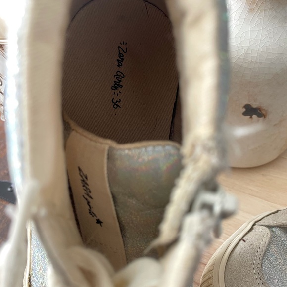 Zara sneakers hi top w ankle zip. Iridescent color on a light ivory. Beautiful. - Picture 3 of 6